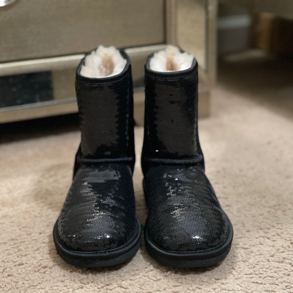 Sequin Short black UGG boots - Picture 2 of 2